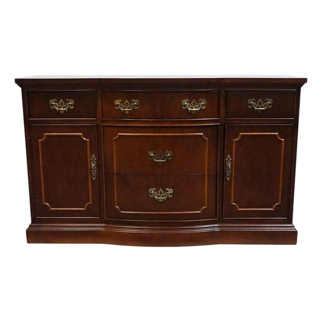 Bernhardt Furniture Solid Mahogany Traditional Colonial Revival 51" Serpentine Buffet 238-110 For Sale