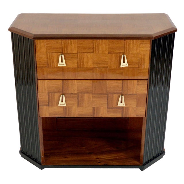 Art Deco Chest of Drawers with Cube Maquetry and Hand-Polished Shellac, 1930s, in Restored conditions. Designed 1920 to 1949