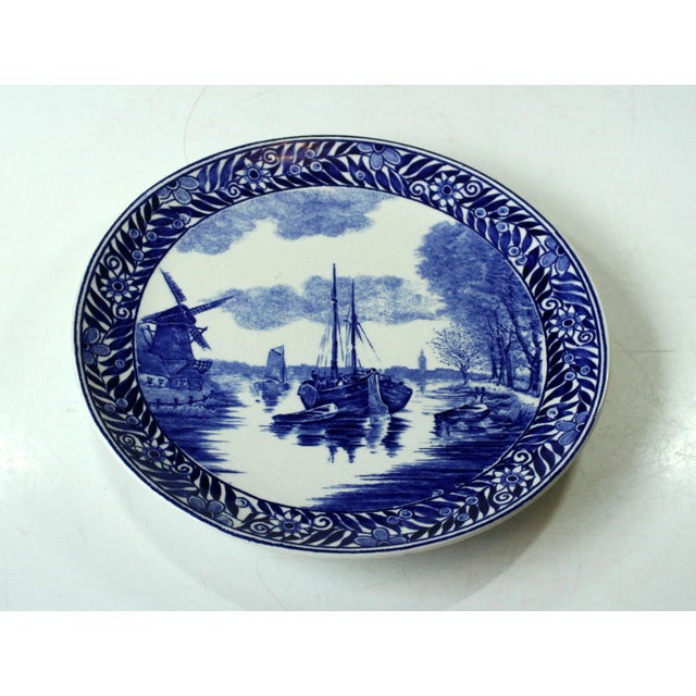 1980s Vintage - Boch - Blue and white Delfts ceramic wall plated, made in Belgium, in good vintage condition with minimal...