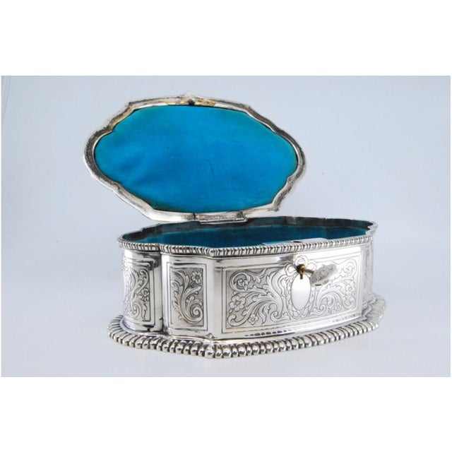 Silver Jewelry Box with Friezes and Engraved Plant Motifs Surrounding an Ancient Lady For Sale - Image 9 of 13