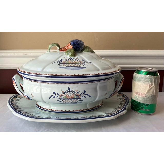 This exquisite antique porcelain lidded tureen and matching underplate set features the intricate "Décor Rouen Fait Main"...