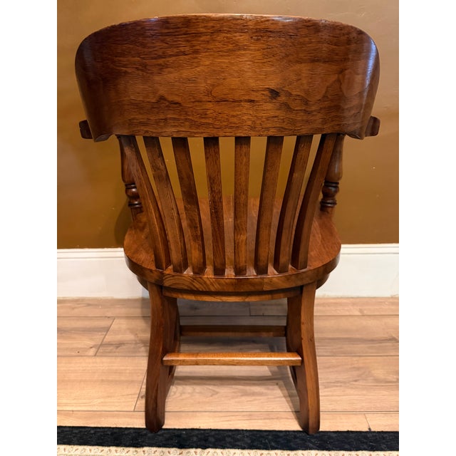 Early 1900s Antique W. H. Gunlocke Co. Solid Oak Stationary Banker's Chair For Sale - Image 10 of 14