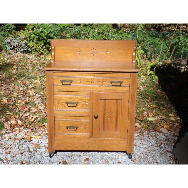 1900 - 1909 Antique Oak Chest Commode Washstand Dry Sink Country Farmhouse Cabinet For Sale - Image 5 of 18