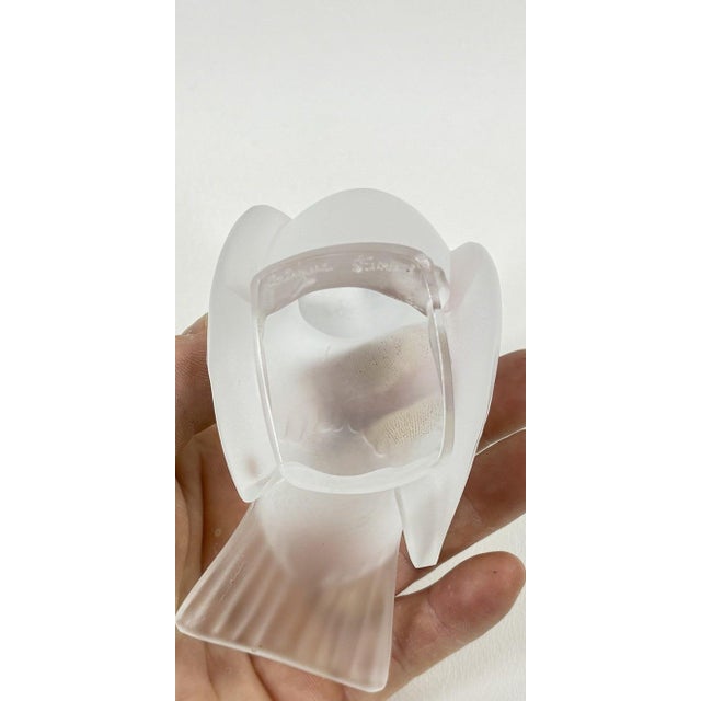 Lalique Mid 20th Century The Singing Sparrow (Moineau Coquet) - A Mid-Century Lalique Frosted Crystal Masterpiece For Sale - Image 4 of 7