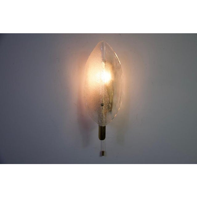 Gold Brass and Ice Glass Wall Lamp attributed to Kalmar Franken, Austria, 1960s For Sale - Image 8 of 12