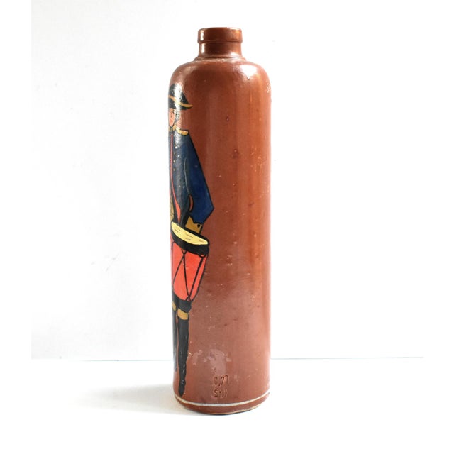 Antique Brown Stoneware Gin Bottle With Painted Revolutionary Soldier For Sale In San Francisco - Image 6 of 11