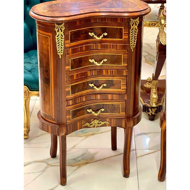 French Louis XV Style Commode – 4 Drawer Accent Chest With Gold Leaf Details, Pair For Sale In Miami - Image 6 of 6