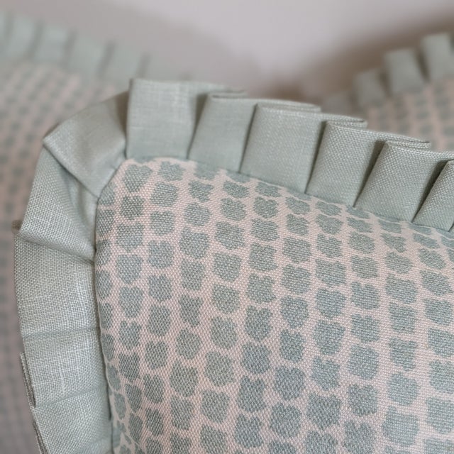 Lee Jofa Kaya Lumbar Pillows in Mist With Schumacher Glazed Linen Ruffle For Sale - Image 9 of 9