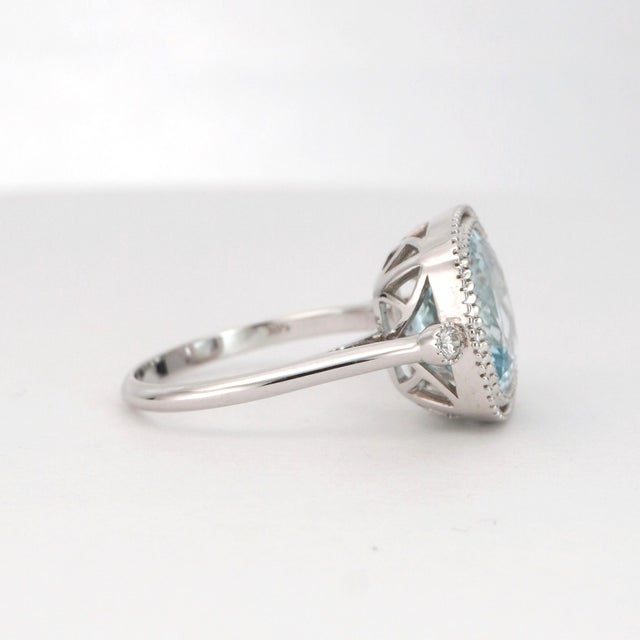 2020s 14k Gold Ring With 4.25ct Aquamarine & Diamonds Size 6.5 For Sale - Image 5 of 18