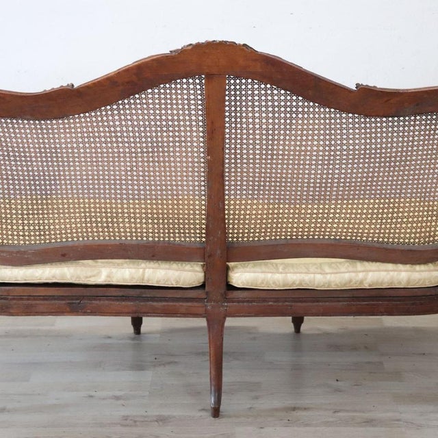 Antique Walnut Sofa in Vienna Straw, 1700s For Sale - Image 12 of 16