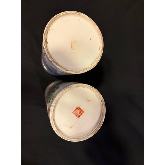 White Vintage Chinese Famille Rose Porcelain Three-Piece Set – Pair of Hat Stands & Matching Cachepot Planter For Sale - Image 8 of 11