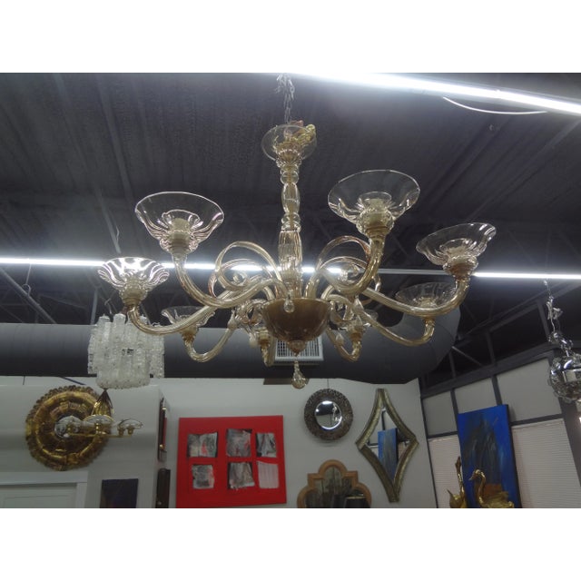 Baroque 1980s Large Murano Chandelier in Gold Glass Attributed to Venini For Sale - Image 3 of 11