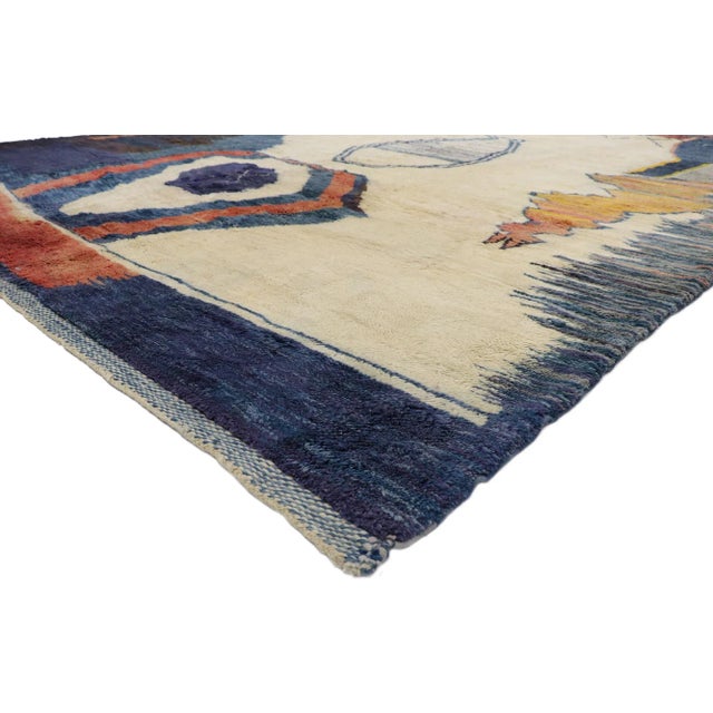 21140 Oversized Abstract Moroccan Rug, 13'04 x 17'04. Emulating Wabi-Sabi and Abstract Expressionist style, this hand...