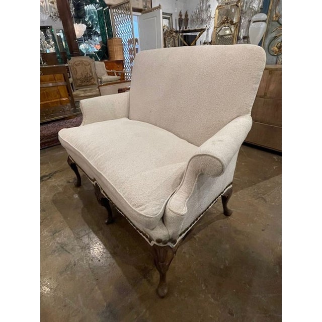 19th Century English Queen Anne Walnut Settee For Sale In Dallas - Image 6 of 7