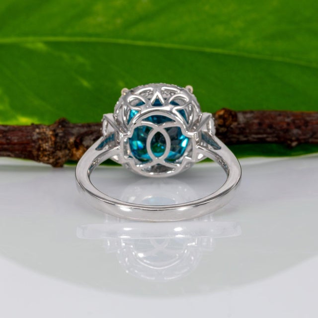 7.9Ct Blue Zircon Ring With Natural Diamond Halo: Solid 14k Gold, Size 6.75 For Sale - Image 9 of 10