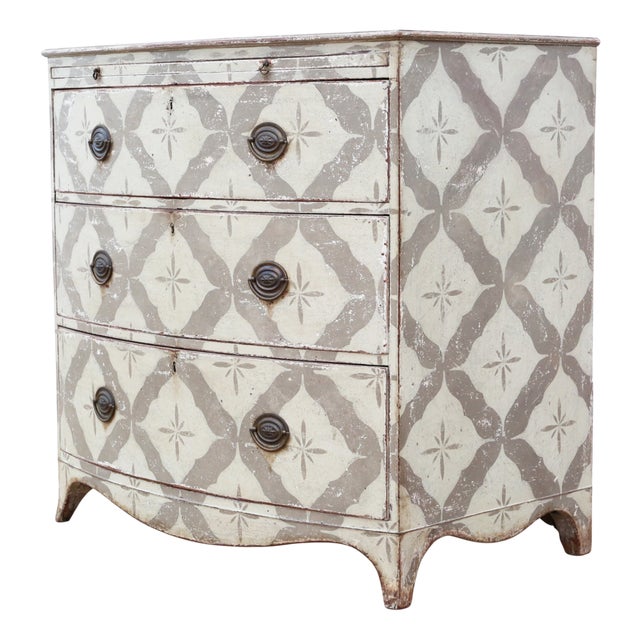 Antique 19th Century Bow Front Chest of Drawers For Sale