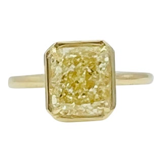 Gia Yellow Radiant 3 Carat Diamond Ring in 18k Yellow Gold, Size 6.75 For Sale