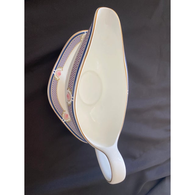Late 20th Century Wedgwood Waverley Bone China Gravy Boat and Under-Plate Mint Condition For Sale - Image 12 of 12