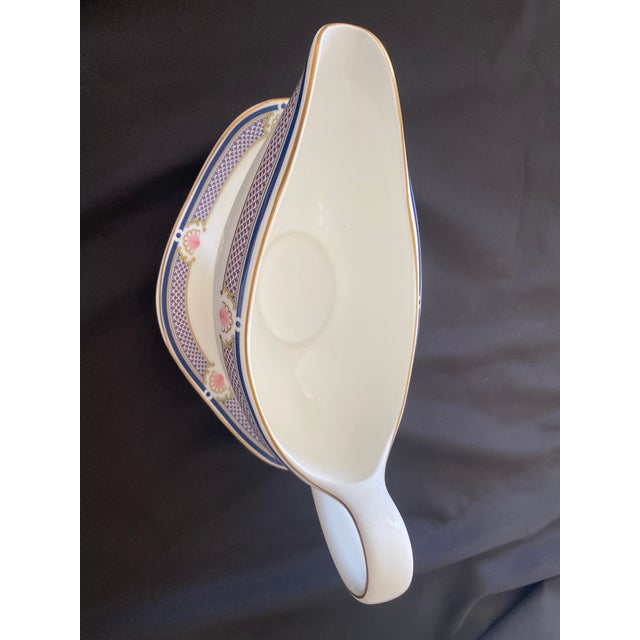 Wedgwood Waverley Bone China Gravy Boat and Under-Plate Late 20th Century Mint Condition For Sale - Image 12 of 12