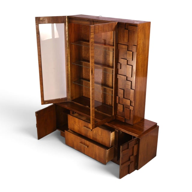 Lane Staccato Vintage Two Piece Mid Century Modern China Cabinet Buffet and Hutch C. 1970s For Sale - Image 11 of 15