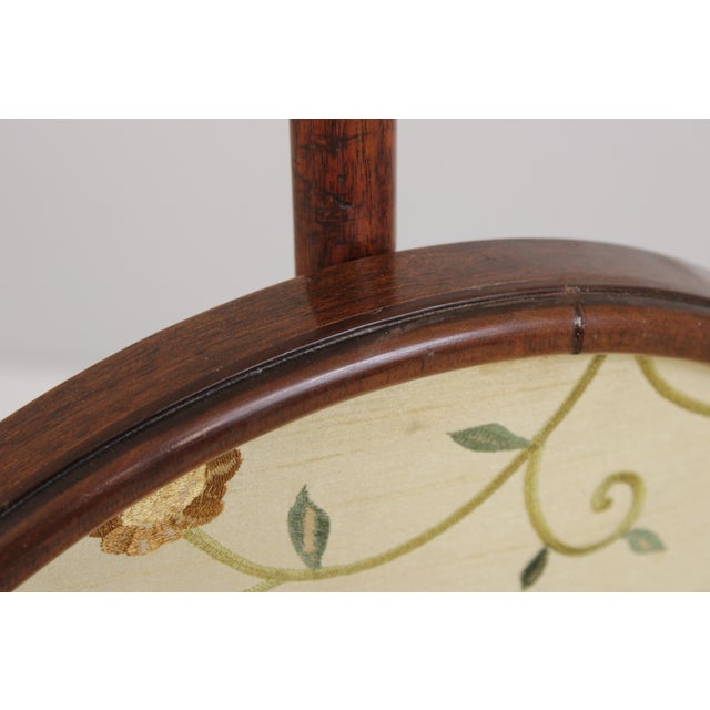 Antique 18th C. Mahogany Firescreen W. Crewelwork For Sale In Philadelphia - Image 6 of 16