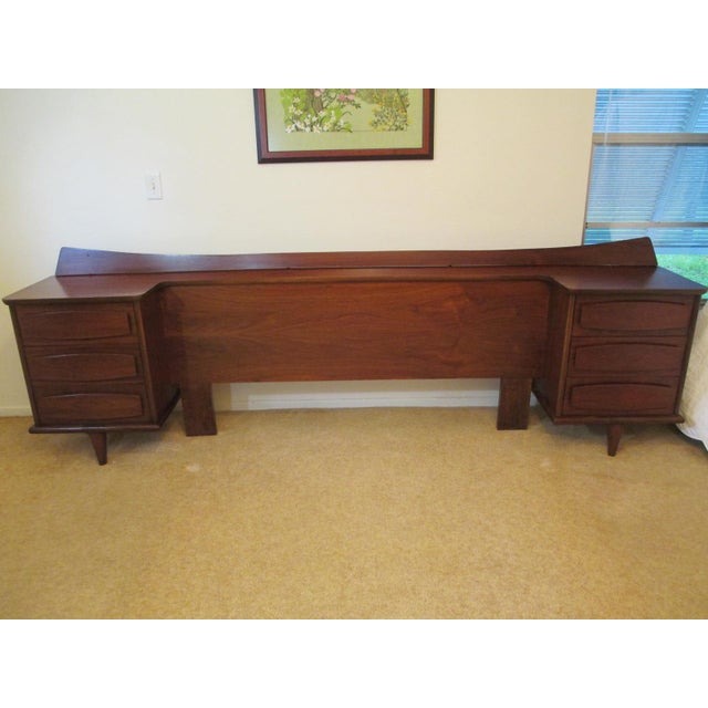 1960s Mid Century Modern American Of Martinsville Headboard With Attached Nightstands Chairish