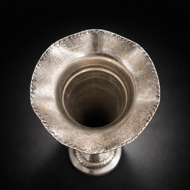 Hollywood Regency Pair of Vintage Silverplate Fluted Trumpet Vases – Scalloped Rim Wedding Centerpiece Floral Vases (12”) For Sale - Image 3 of 6