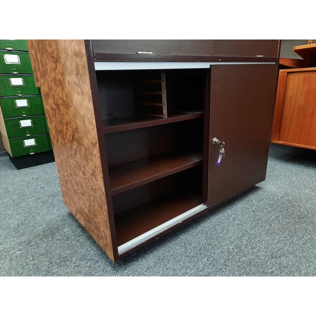 Mobile Display Case with Lighting, 1980s For Sale - Image 10 of 16