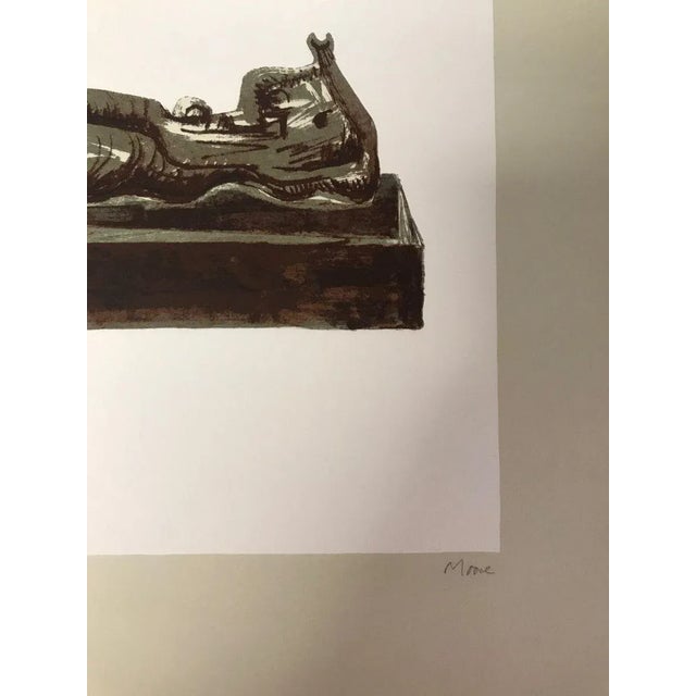 Three Reclining Figures on Pedestals - Original Lithograph by Henry Moore - 1976 1976 For Sale - Image 4 of 5
