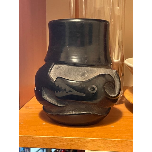 Mid 20th Century Native American Madeline Tafoya Signed Blackware Vase, Santa Clara Pueblo For Sale In San Francisco - Image 6 of 10