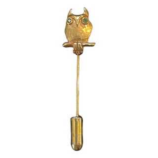 Mid 20th Century Solid Yellow Gold Owl Stickpin With Bright Green Eyes For Sale