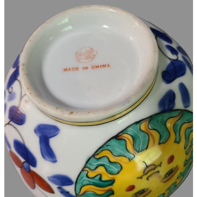 Late 20th Century Vintage Wbi Chinoiserie Happy Sun Face Floral Colorful Hand Painted Bowl For Sale - Image 5 of 7