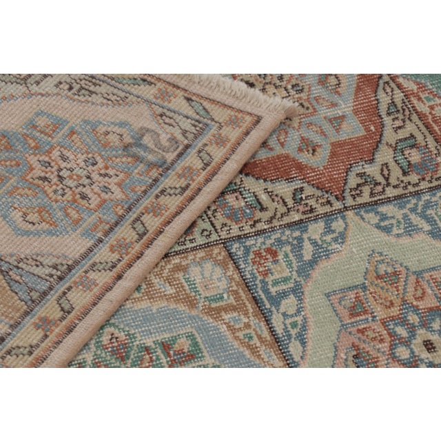 Beige Vintage Distressed Rug, Polychromatic Medallion Patterns - Rug & Kilim For Sale - Image 8 of 8