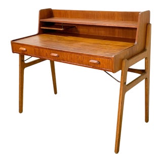 Danish Modern Desk in Teak and Oak For Sale
