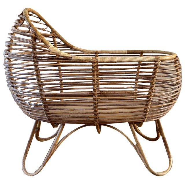 Mid-Century Modern Rattan Baby Crib, 1960s For Sale