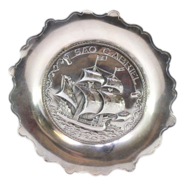 Silver Bowl with Cut Edges and Central São Gabriel Caravel Relief For Sale
