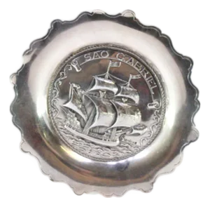 Silver Bowl with Cut Edges and Central São Gabriel Caravel Relief