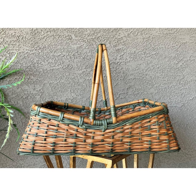 Late 20th Century Abundantly-Sized Late 20th-Century Bamboo & Natural Willow Baker’s-Style Basket For Sale - Image 5 of 18