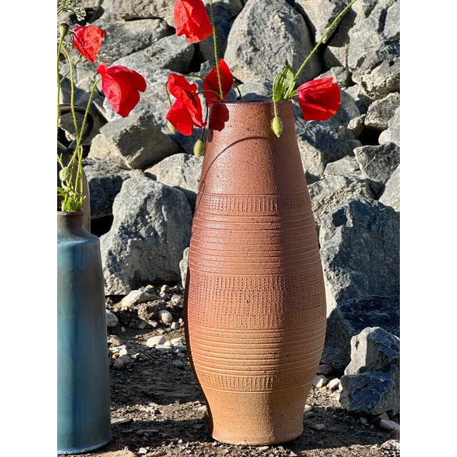 Floor Vase with Incised Decoration from VEB Steingut, GDR / Germany, 1950s For Sale - Image 14 of 18