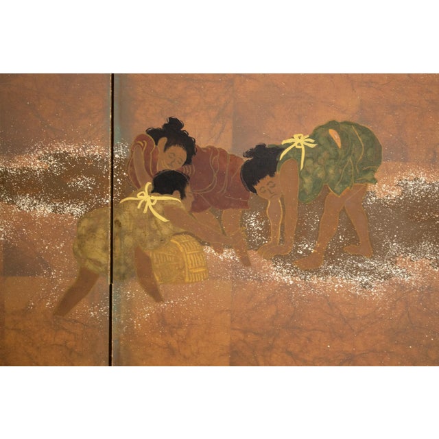 Wood Shōwa Era After Hokusai "View of Gathering Shellfish at Low Tie", Japanese Byobu Screen For Sale - Image 7 of 12