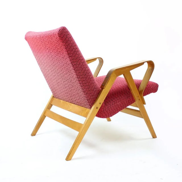 Mid-Century Armchair in Pink Fabric & Oak from Tatra, Czechoslovakia, 1960s For Sale - Image 6 of 17
