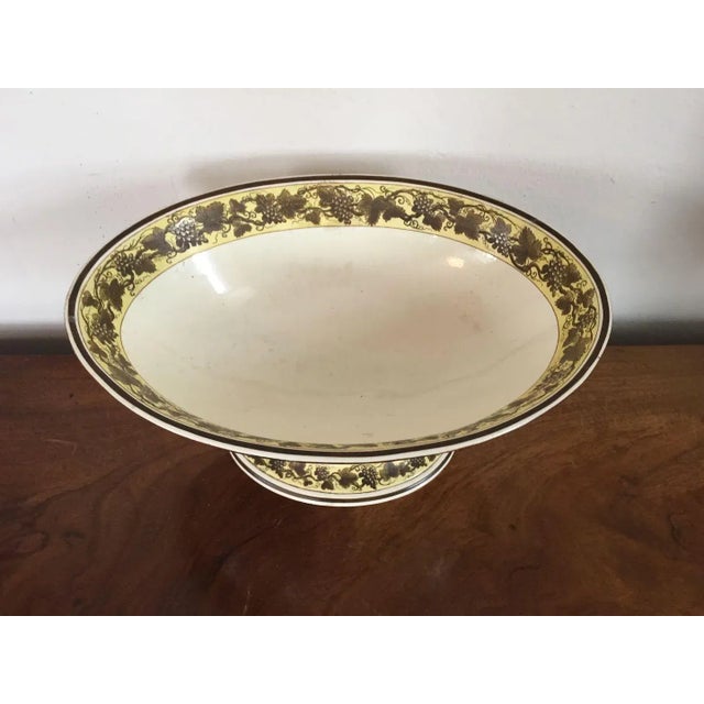 Early 19th Century Wedgwood Creamware Centerpiece Footed Bowl For Sale In New York - Image 6 of 11