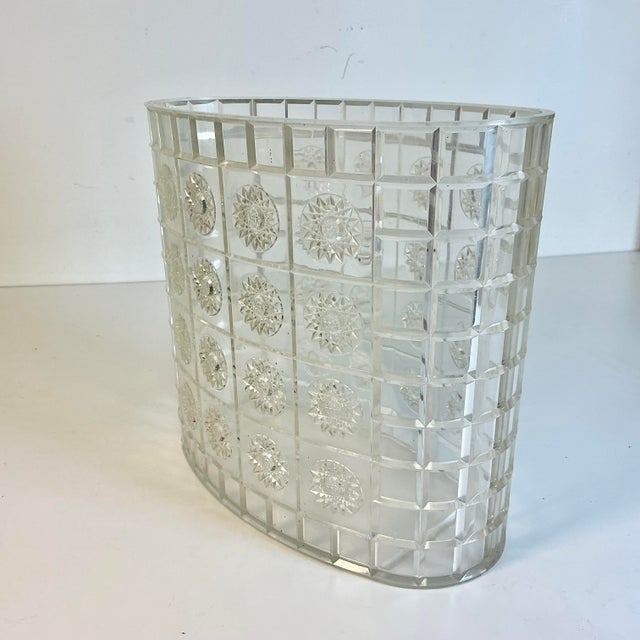 1950s Vintage Hollywood Regency Lucite Acrylic Wastebasket. For Sale - Image 16 of 17