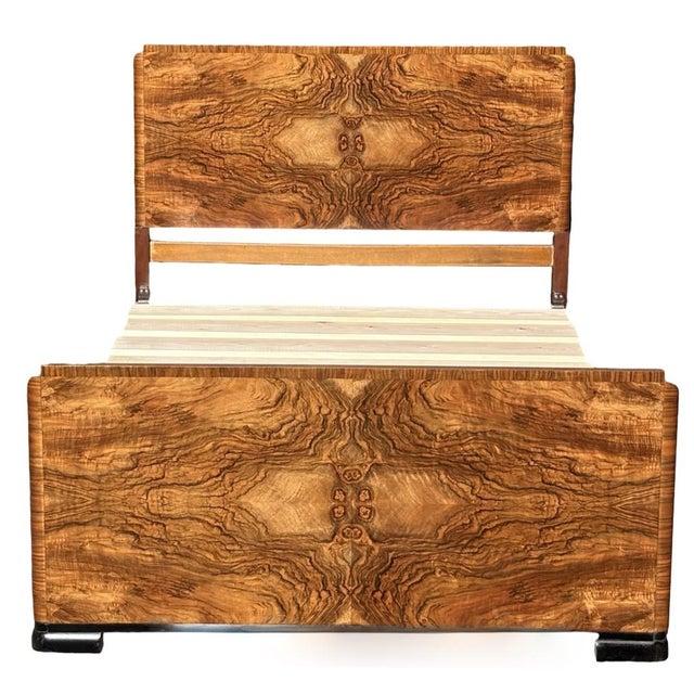 Art Deco Double Bed in Figured Walnut, 1930s For Sale - Image 6 of 14