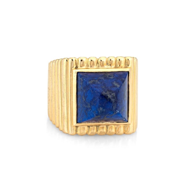 This is part of Chairish’s Fine Jewelry assortment. Vintage Tiffany & Co lapis lazuli ring crafted in 18 karat yellow gold...
