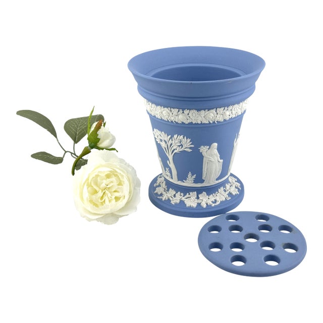 Wedgwood Jasperware Arcadia Vase With Flower Frog – 5" Blue & White Neoclassical – 1960 For Sale