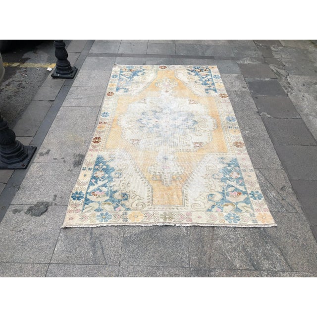 1960s Vintage Turkish Oushak Rug - 4′5″ × 7′6″ For Sale - Image 10 of 10