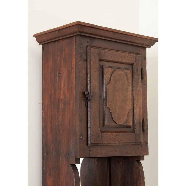 Brown English 18th Century Narrow Oak Cupboard For Sale - Image 8 of 11