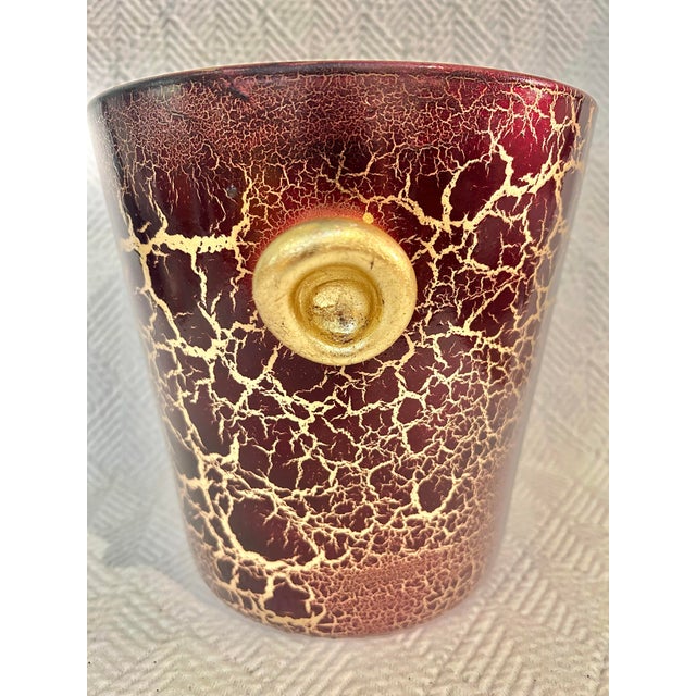 Hollywood Regency Vintage Italian Oxblood Red & Gold Crackle Glass Ice Bucket With Gilt Handles For Sale - Image 3 of 9