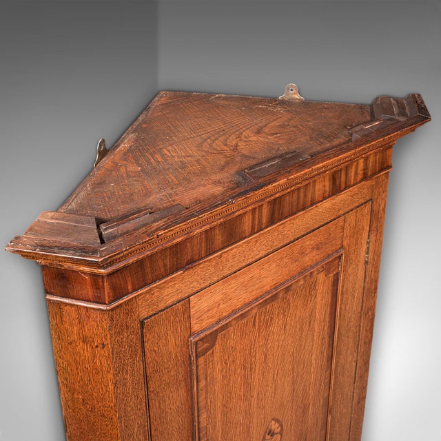 Late 18th Century Antique Mounted Corner Cabinet, English, Oak, Wall Cupboard, Georgian, c.1780 For Sale - Image 5 of 9